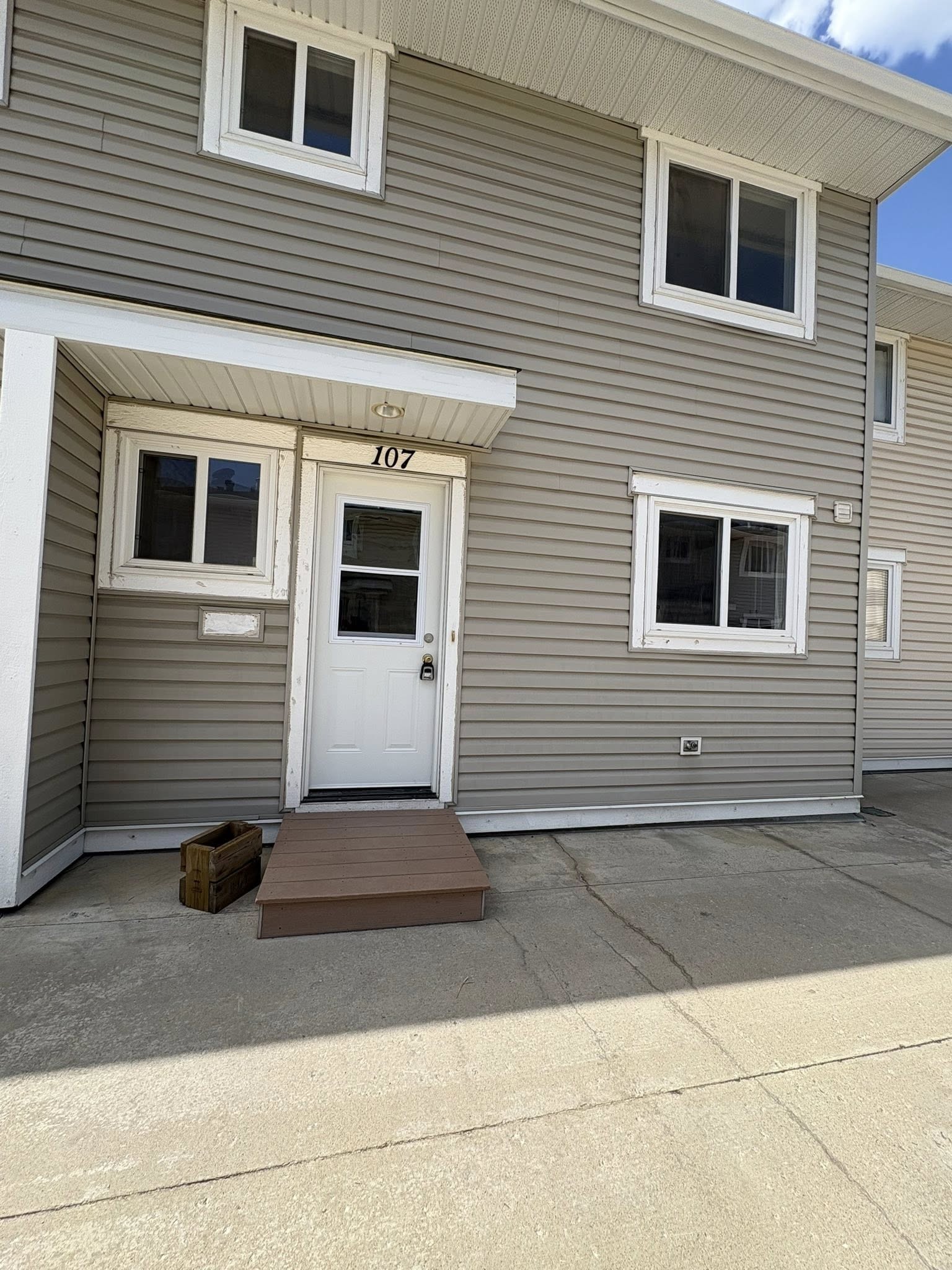 107-600 Signal Road - 1