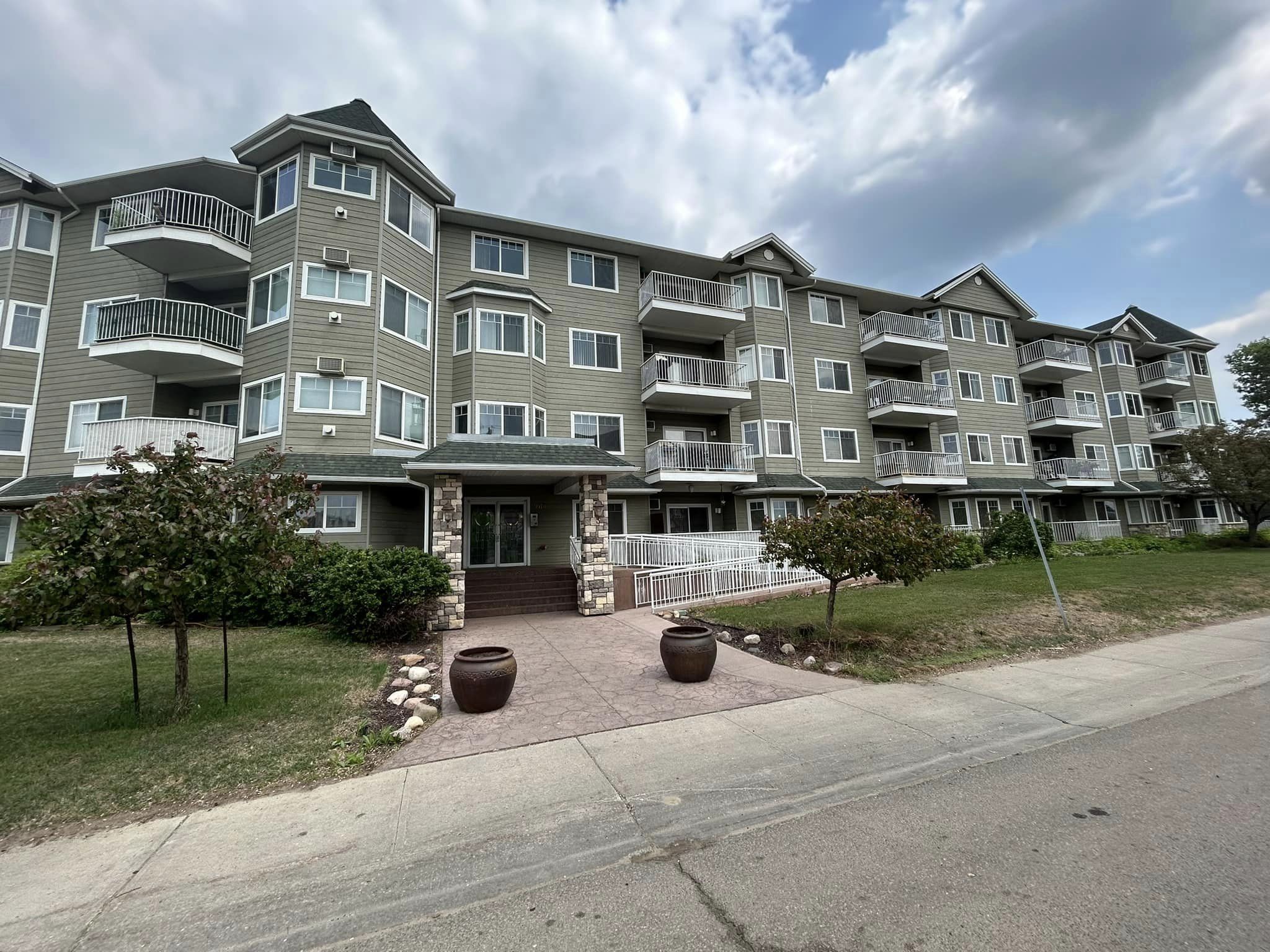 112-9918 Gordan Avenue