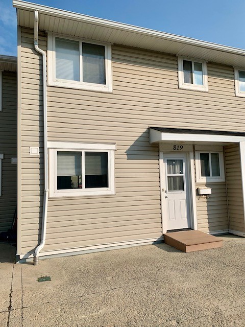 819-600 Signal Road - 1